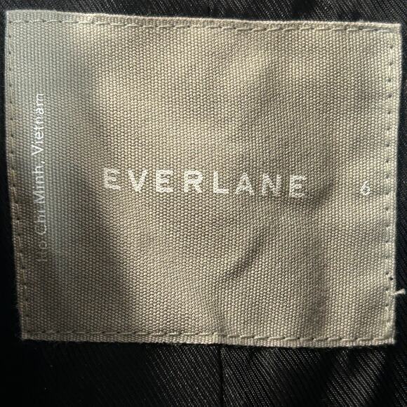 Everlane The 80's Blazer in Black 3 Button Front Long Sleeve Women's Size 6 NWOT - Picture 3 of 12